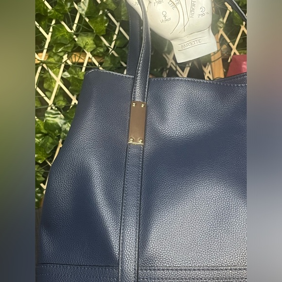 Jones New York Signature  Pacific Navy Harper Four Poster Satchel🔥 - Picture 4 of 13